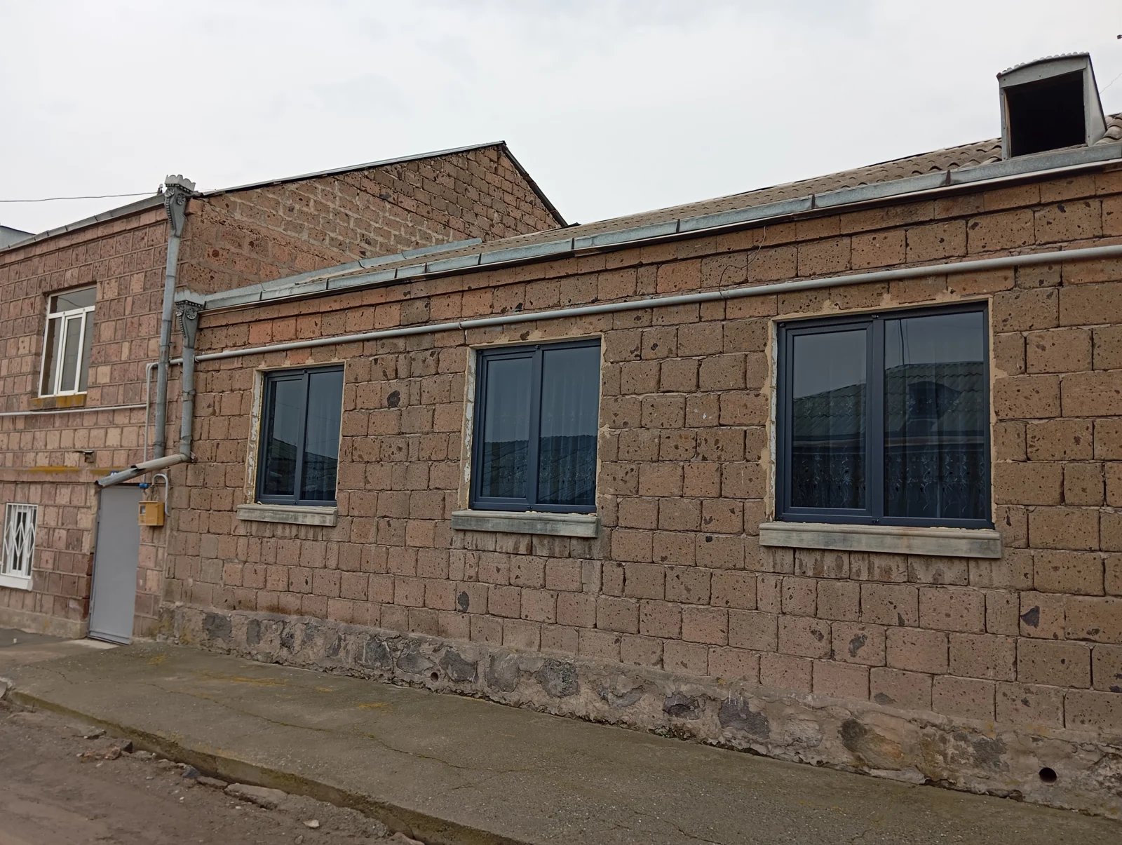 Որակյալ լուսամուտներ