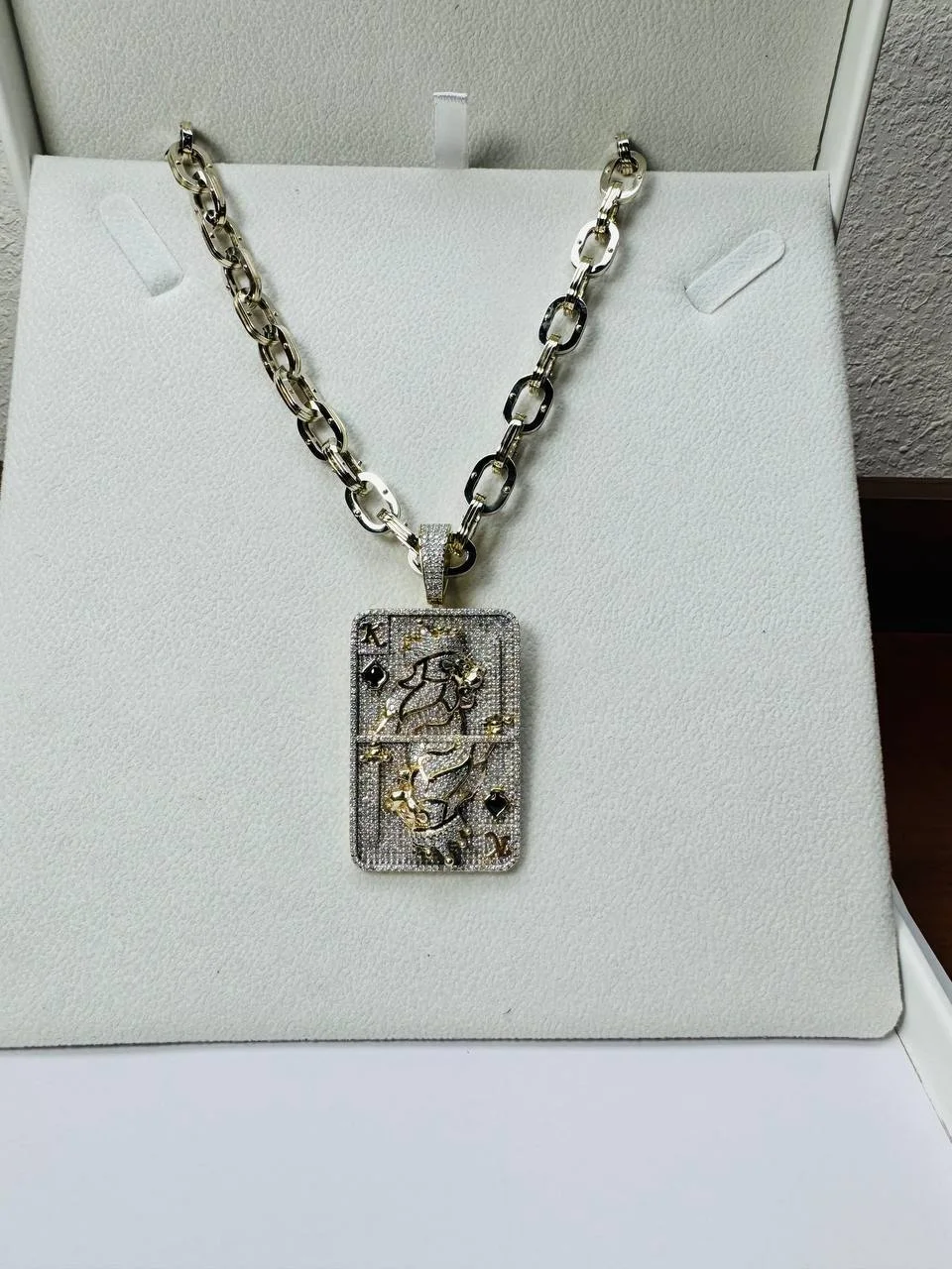 Տղամարդու շղթա կուլոն
