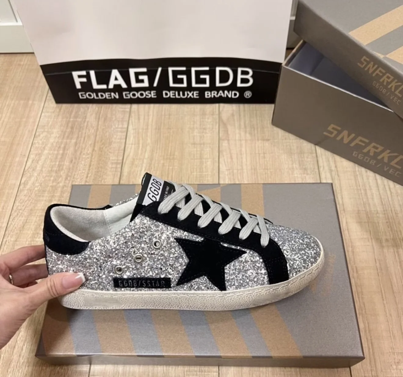 LV sandal 37